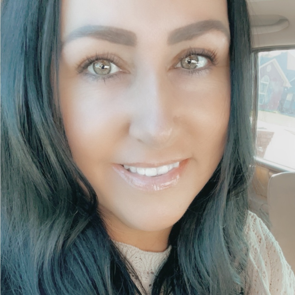 Meet your Posher, Zana